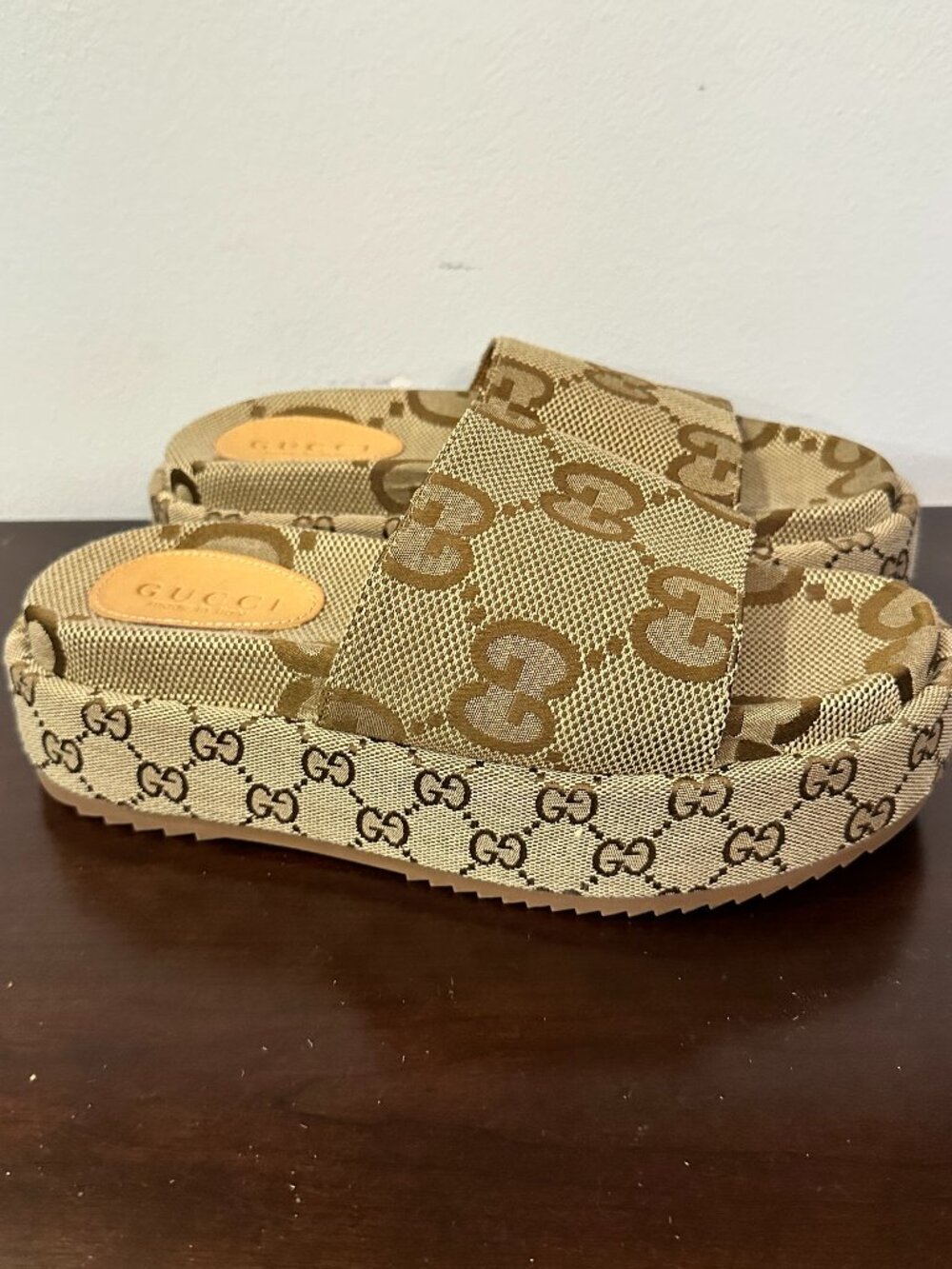 Gucci platform slide sandals size 40